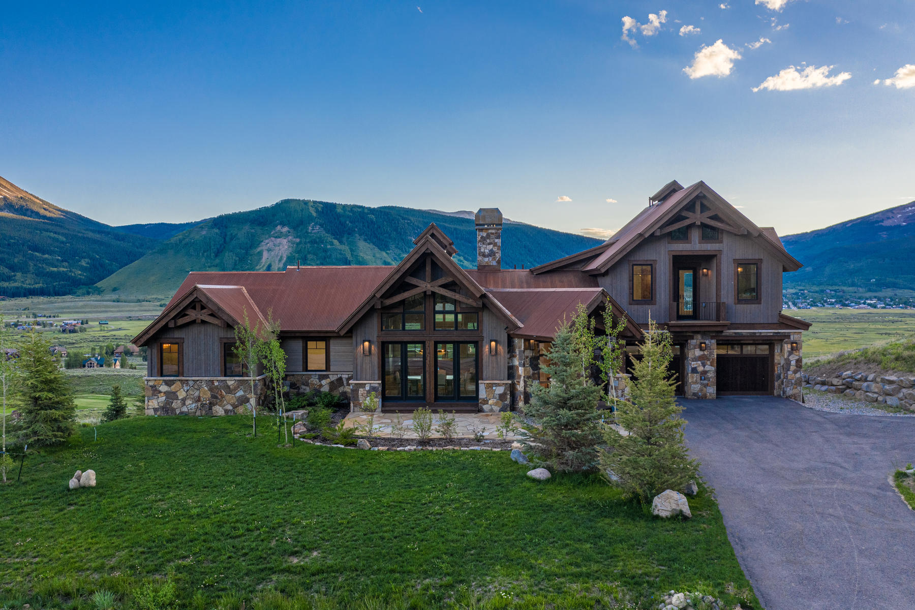 1025 Skyland Drive