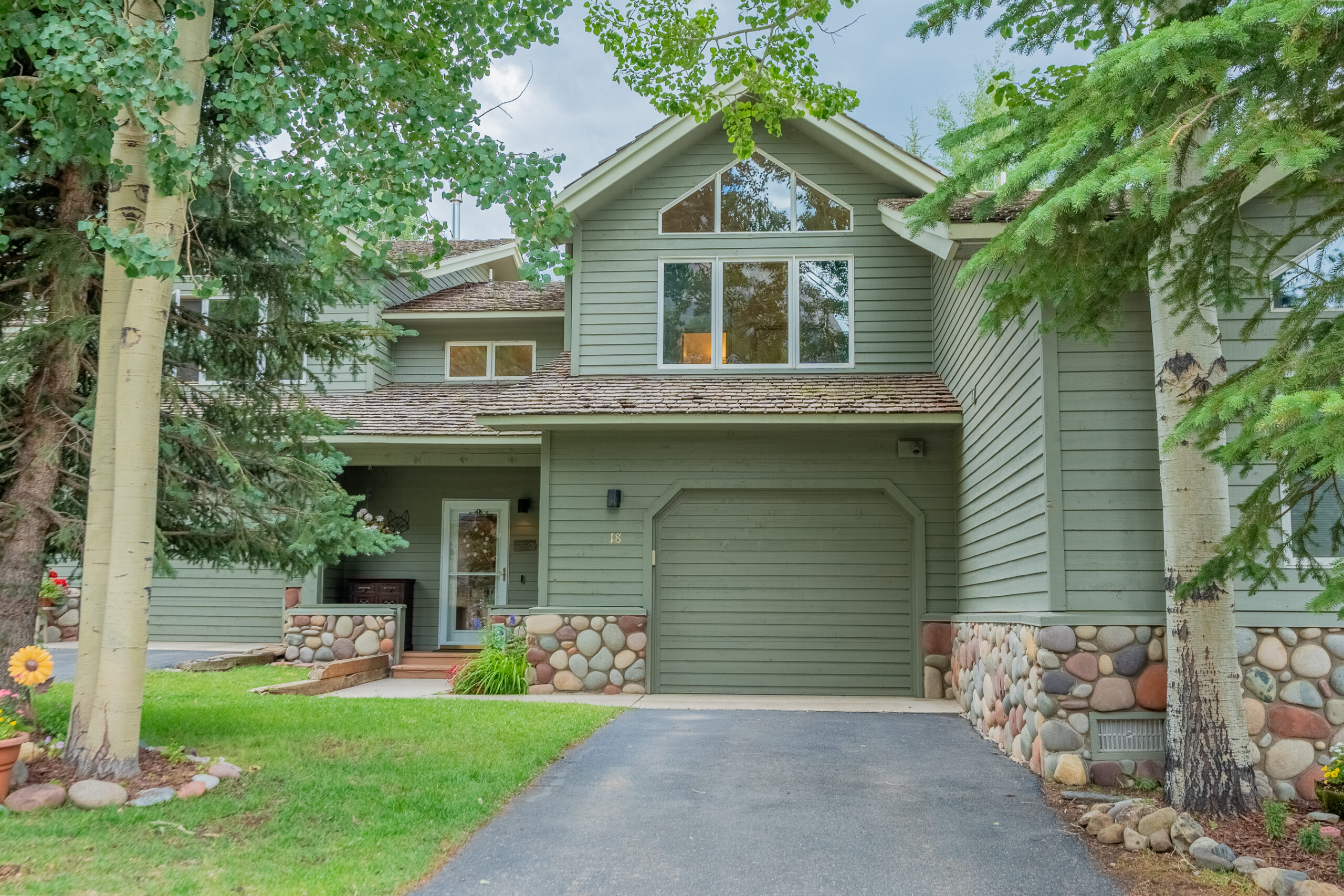 JUST LISTED | Turn-Key Condo on Championship Golf Course
