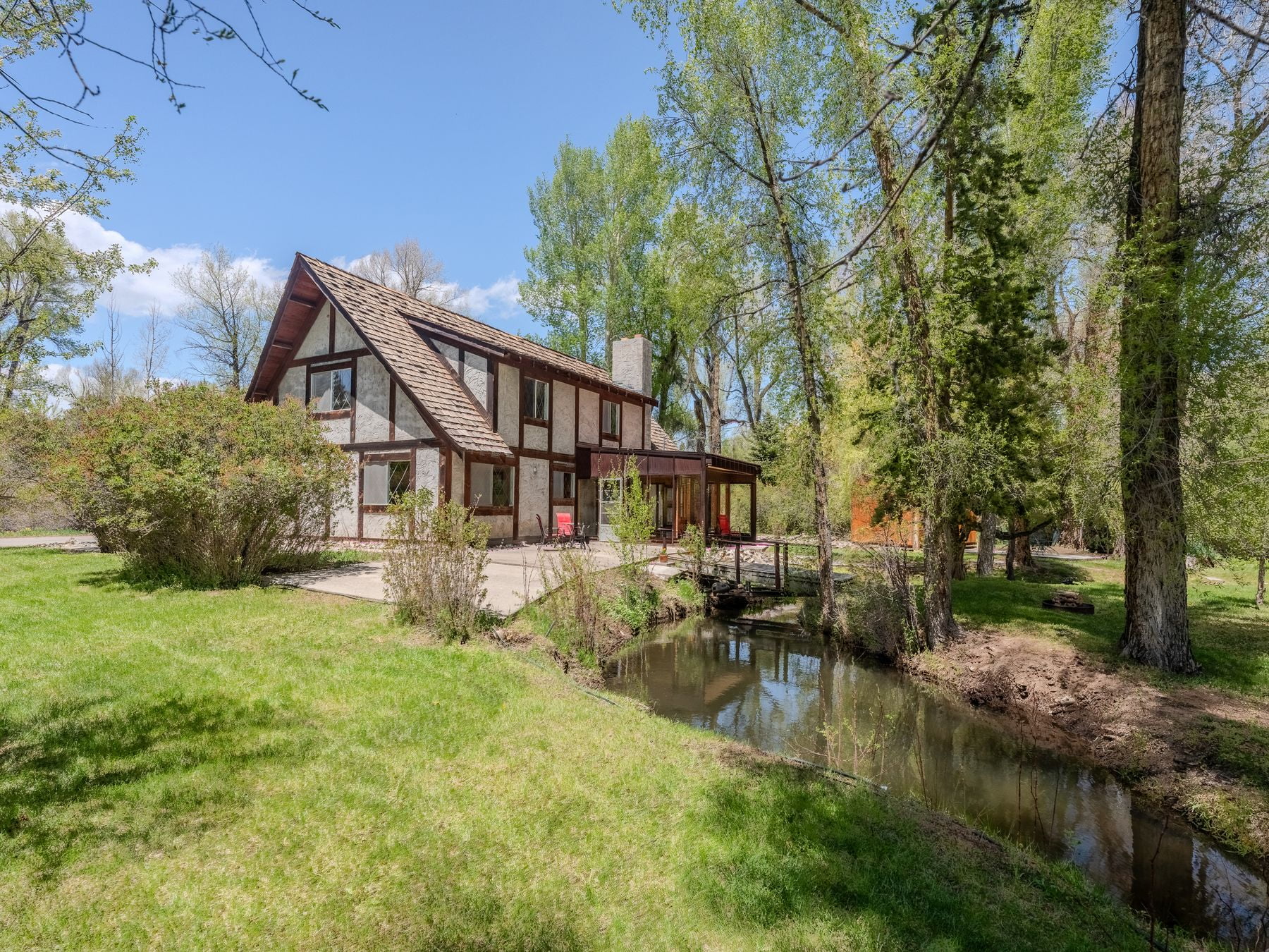 JUST LISTED: A Tranquil, Waterfront Home in Dos Rios