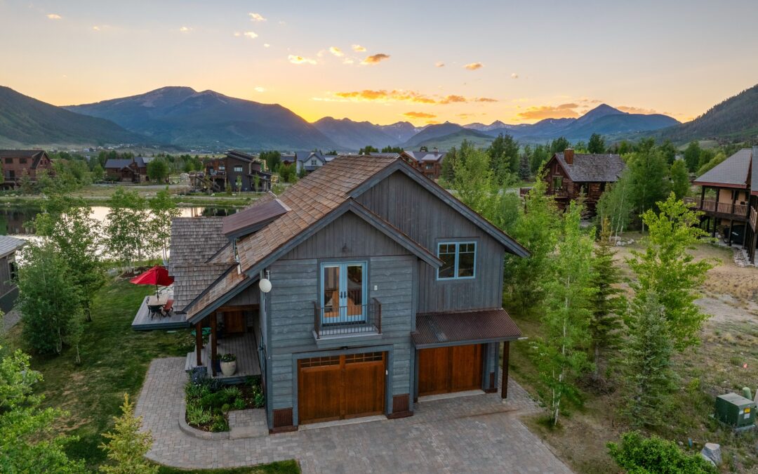 Just Listed: Turn-Key Mountain Retreat